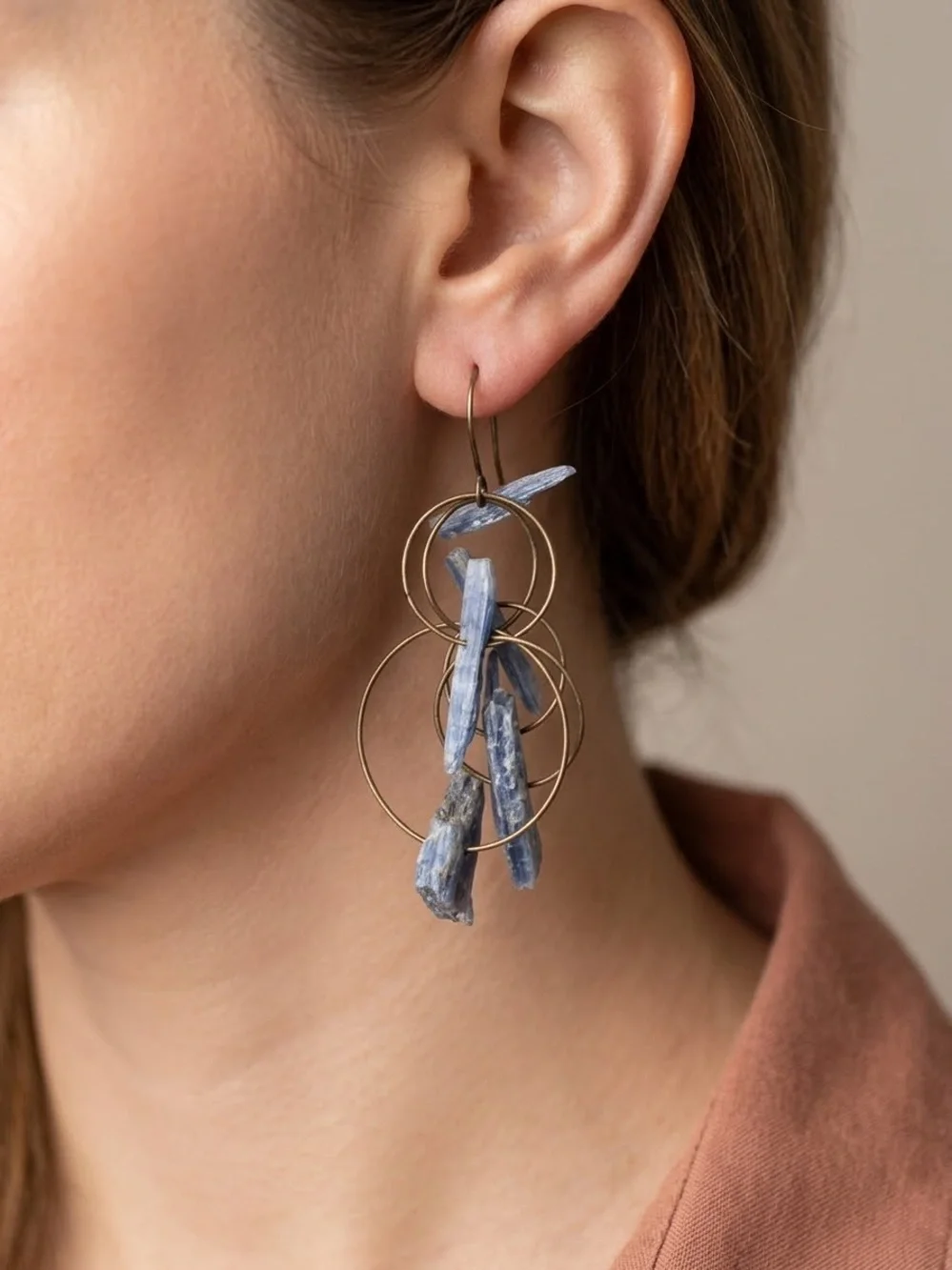 Raw Blue Kyanite Cluster Earrings – Bronzed Wire Circle Drop